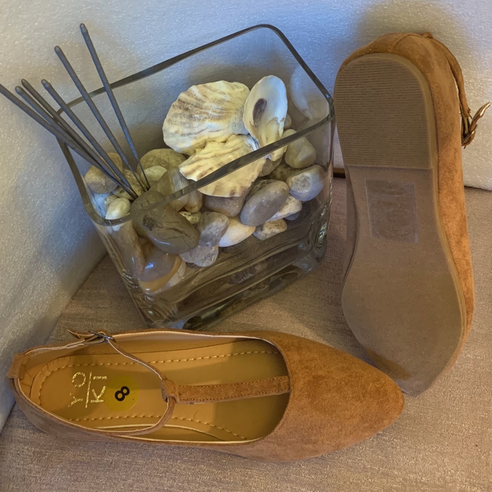 Suede Flats/Camel